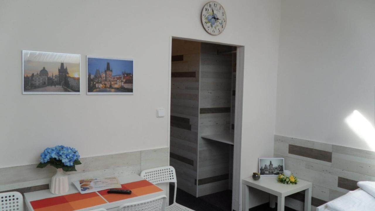 Ferienwohnung Kajetanka Prag Exterior foto